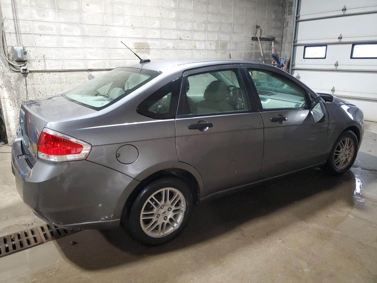 2010 Ford Focus - Image 3