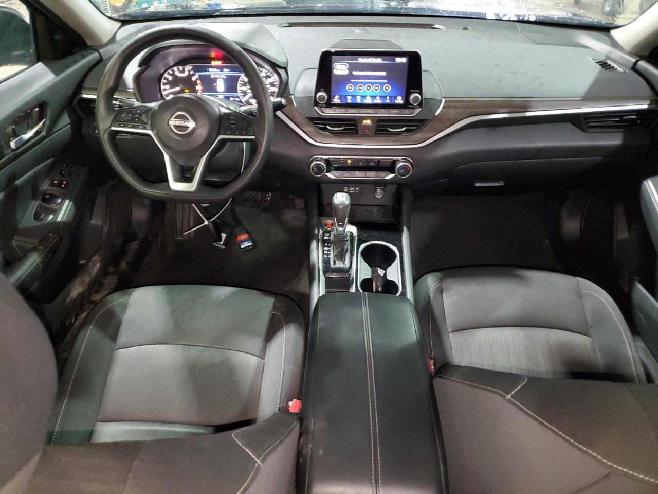 2024 Nissan Altima - Image 8
