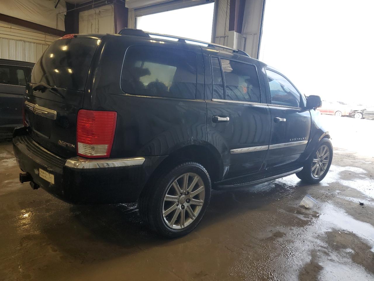 2009 Chrysler Aspen - Image 3