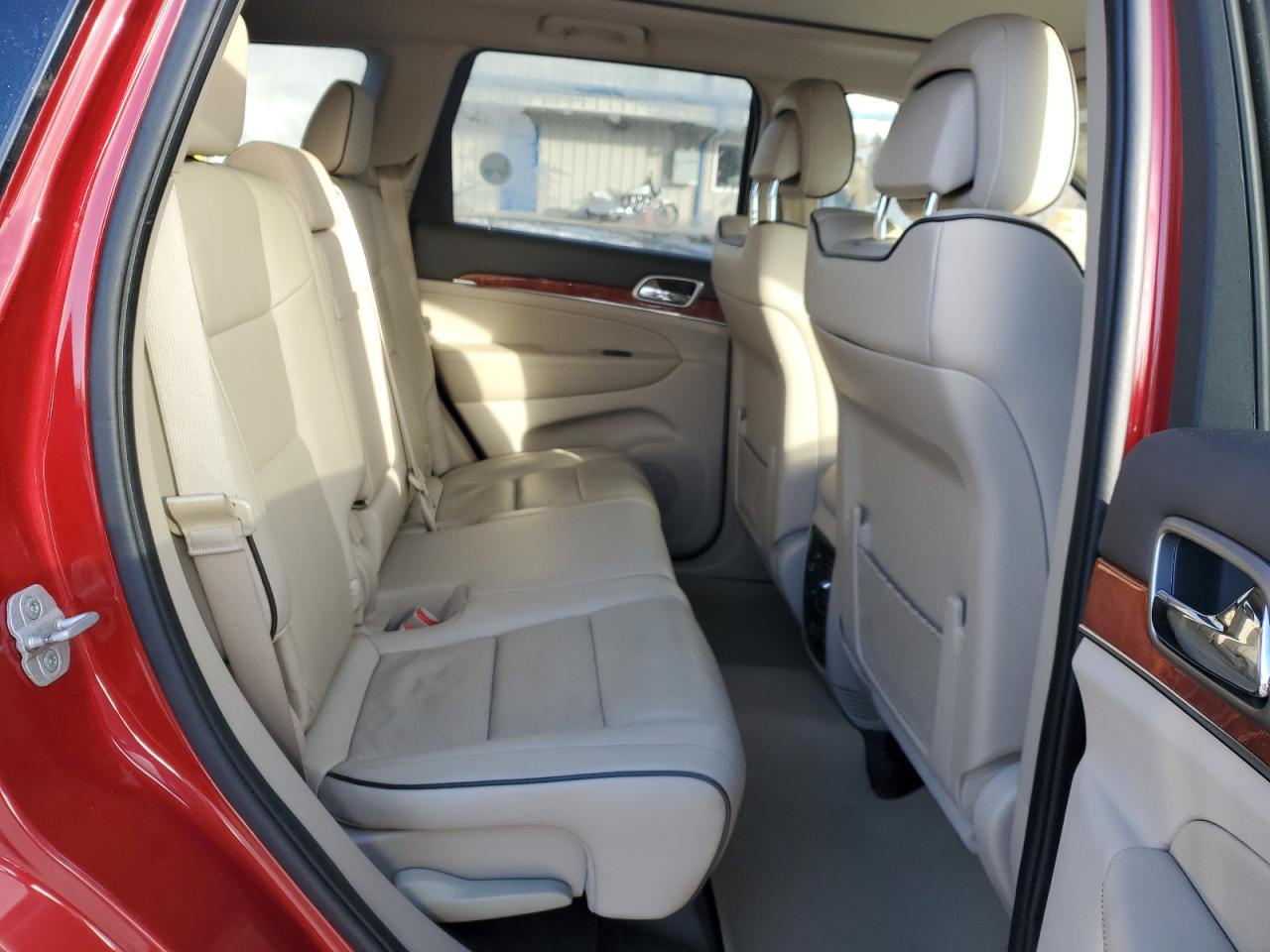 2011 Jeep Grand Cherokee - Image 11
