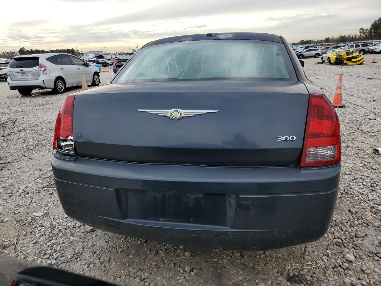2007 Chrysler 300 - Image 6