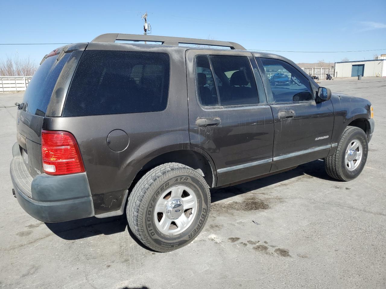 2005 Ford Explorer - Image 3
