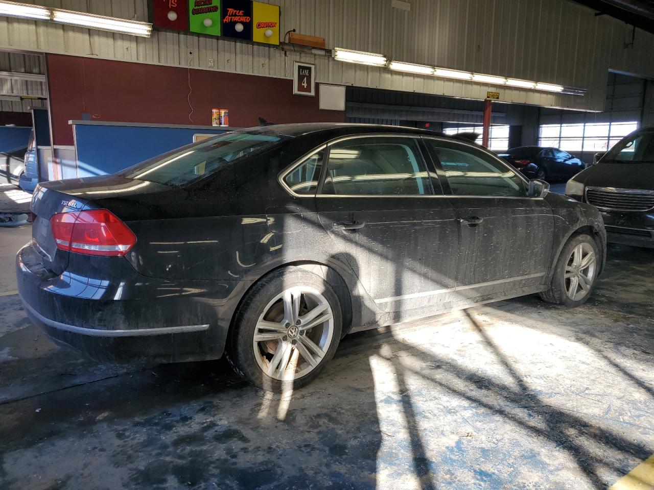 2015 Volkswagen Passat - Image 3