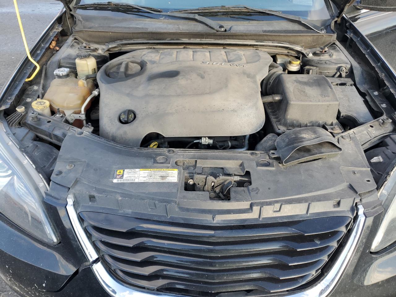 2011 Chrysler 200 - Image 12