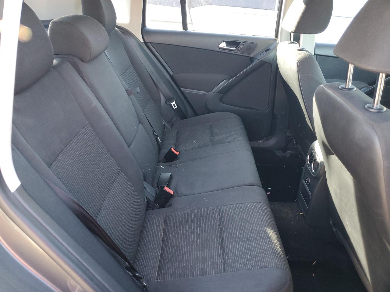 2015 Volkswagen Tiguan - Image 11
