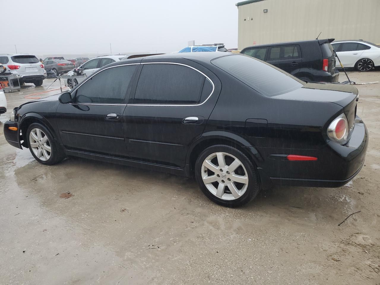 2002 Nissan Maxima - Image 2