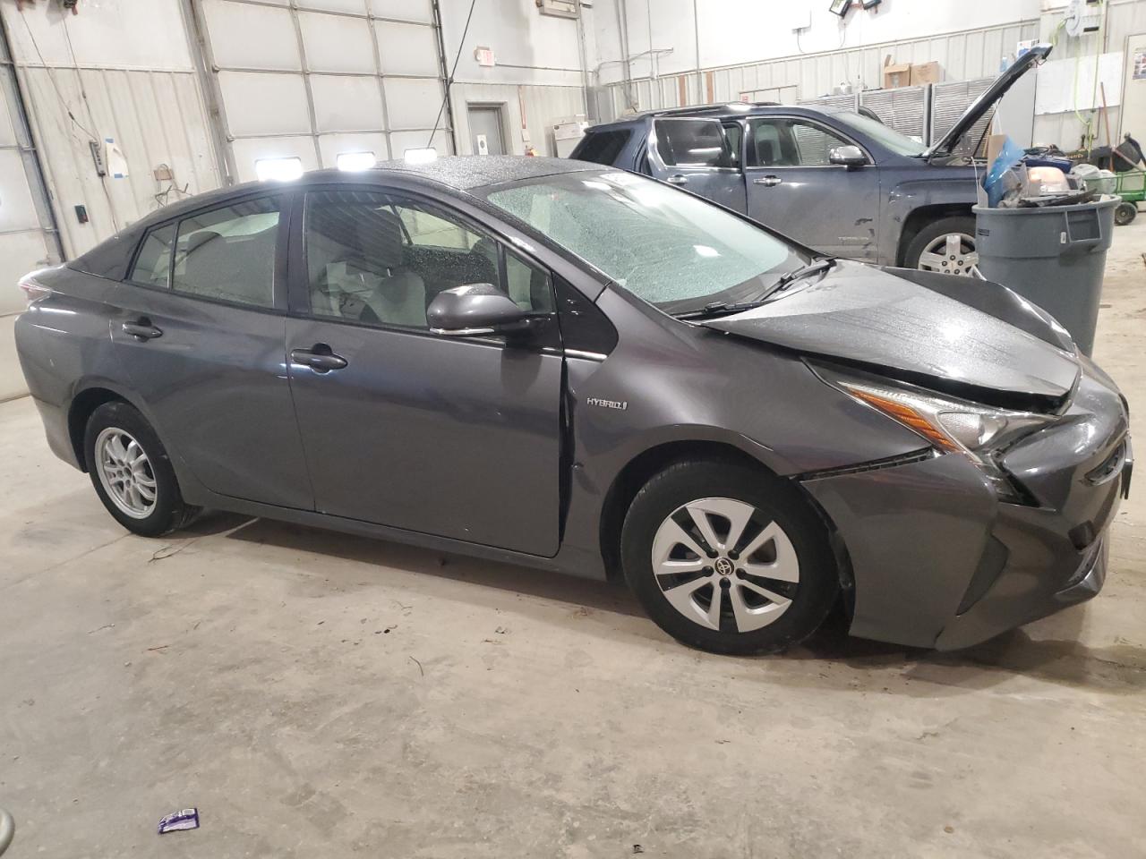 2017 Toyota Prius - Image 4