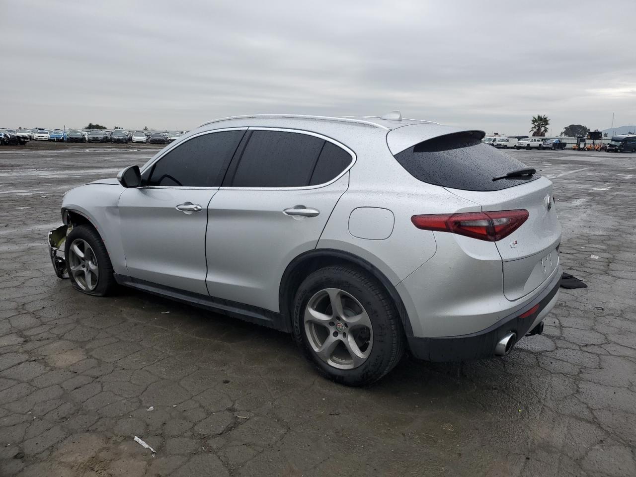 2018 Alfa Romeo Stelvio - Image 2