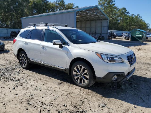  SUBARU OUTBACK 2017 Biały