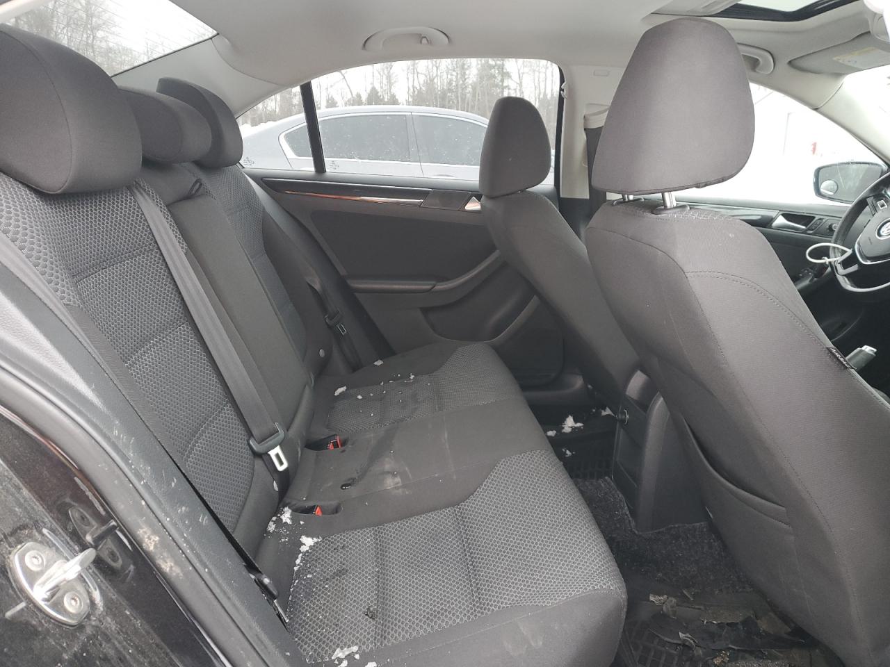 2015 Volkswagen Jetta - Image 10