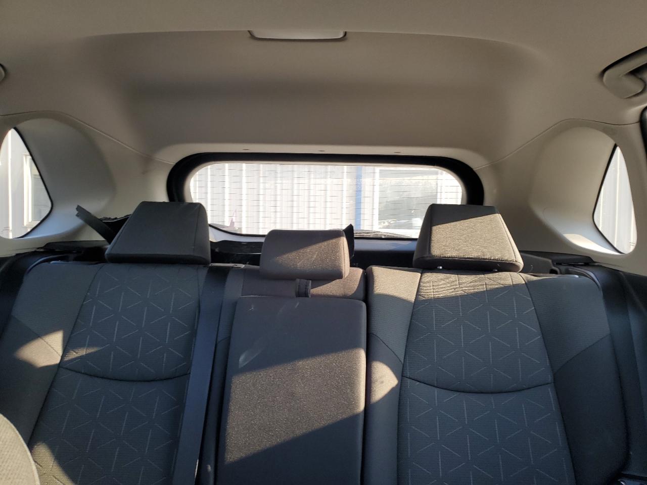 2022 Toyota RAV 4 - Image 10