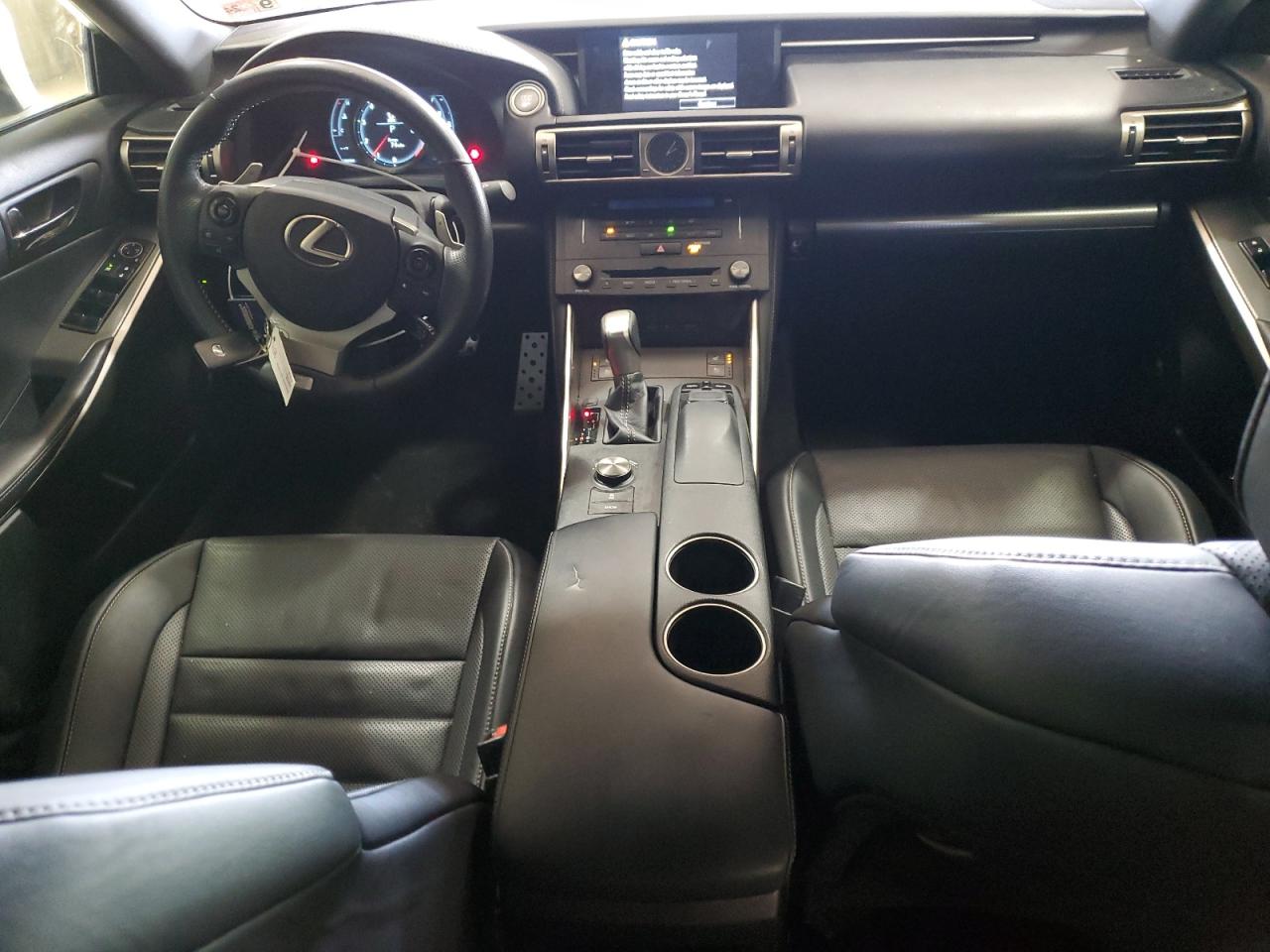 2015 Lexus IS - Image 8