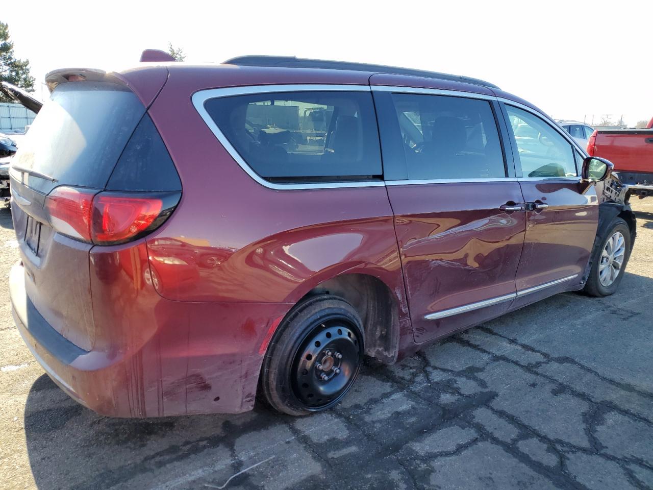 2017 Chrysler Pacifica - Image 3