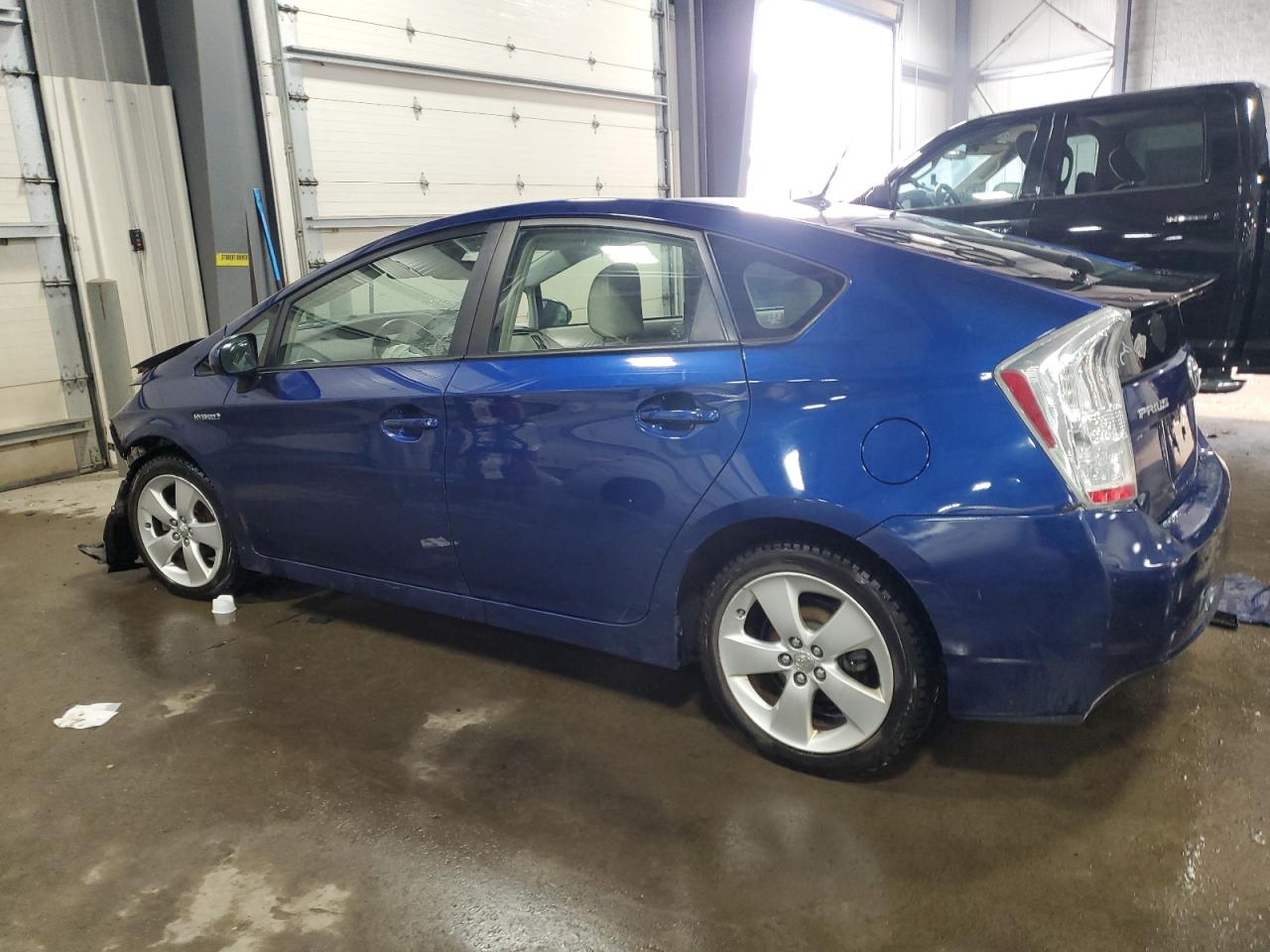 2010 Toyota Prius - Image 2