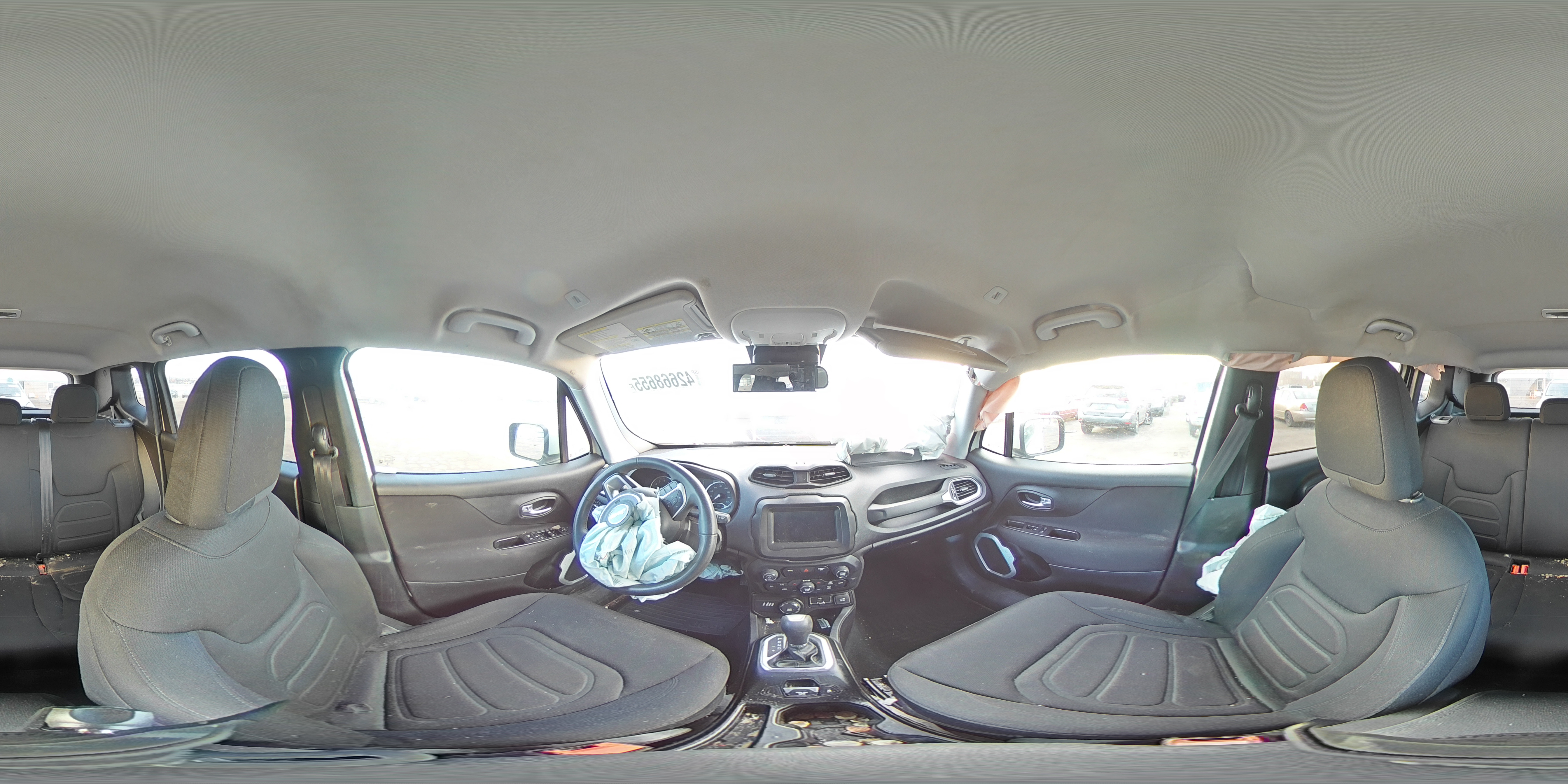 2018 Jeep Renegade - Image 13