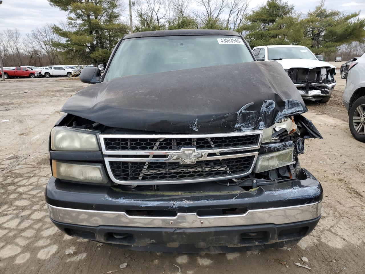 2007 Chevrolet Silverado - Image 5