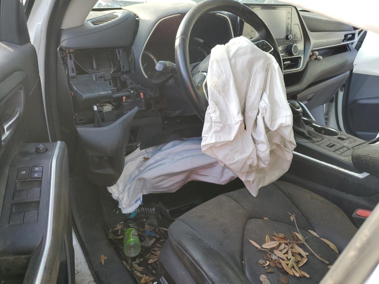 2021 Toyota Highlander - Image 8