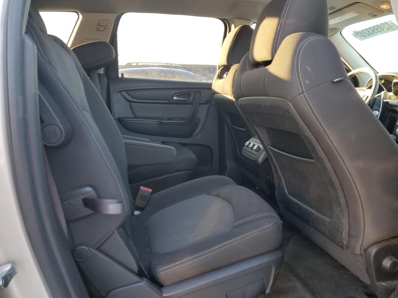 2015 Chevrolet Traverse - Image 11