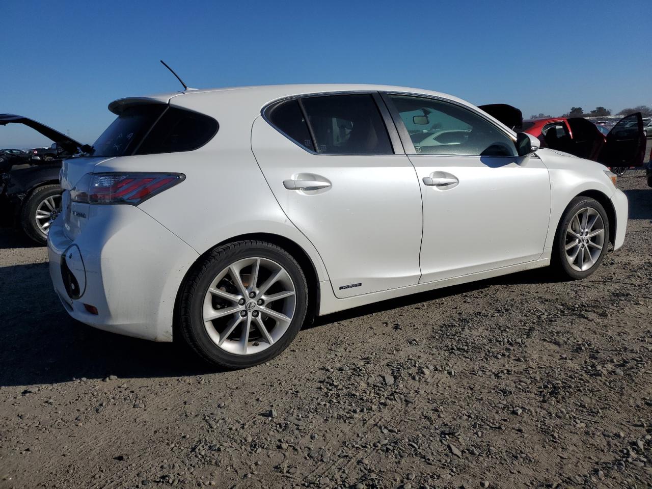 VIN JTHKD5BH1D2170843 2013 LEXUS CT 200 no.3