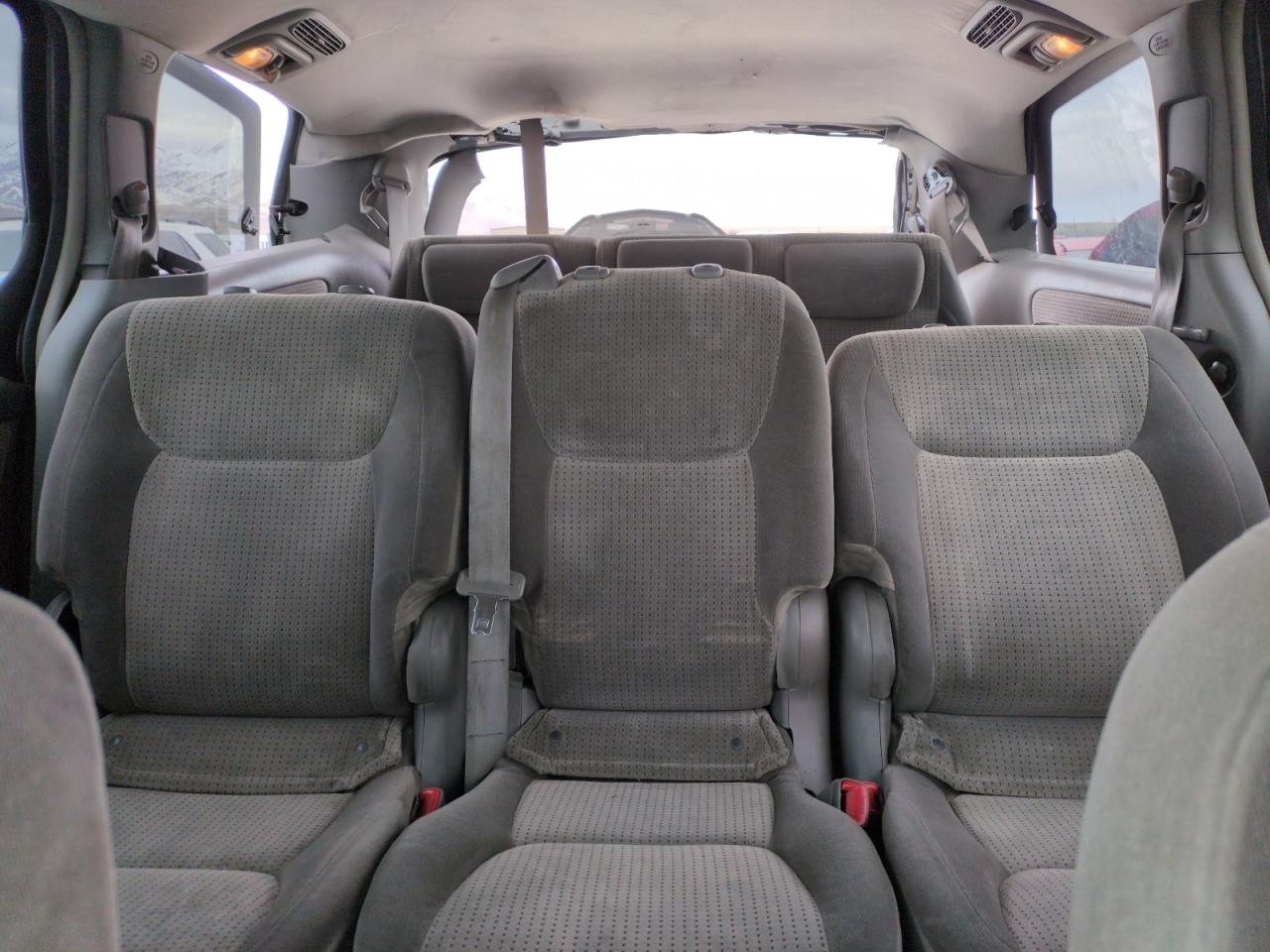 2008 Toyota Sienna - Image 10