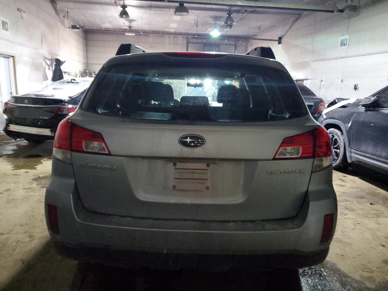 2013 Subaru Outback - Image 6