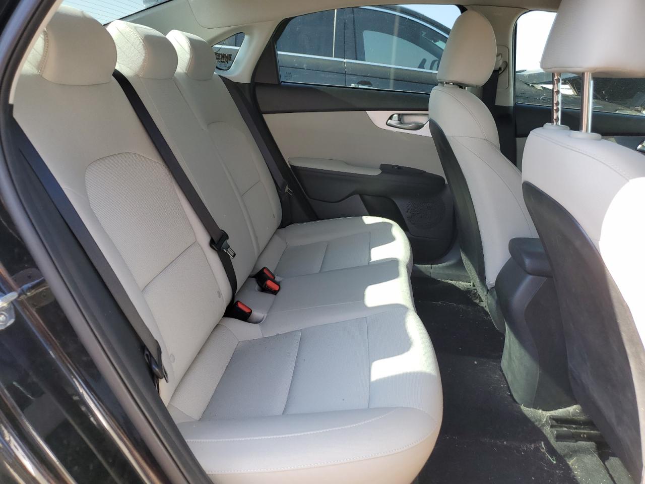 2022 Kia Forte - Image 10