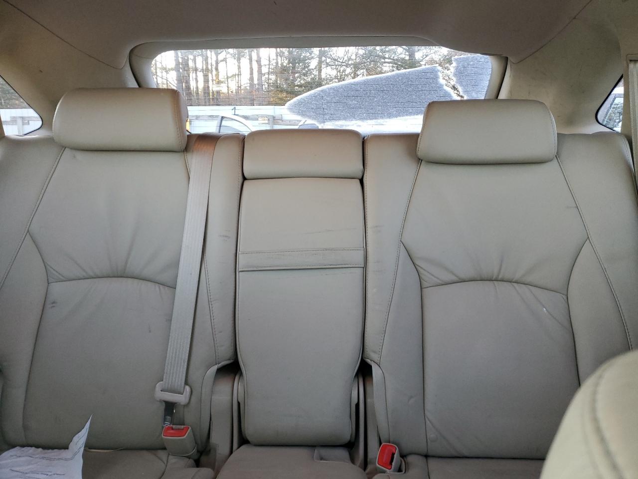 2005 Lexus RX - Image 10