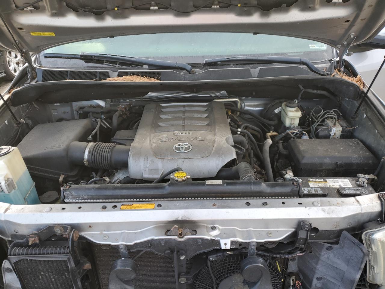 2010 Toyota Sequoia - Image 12