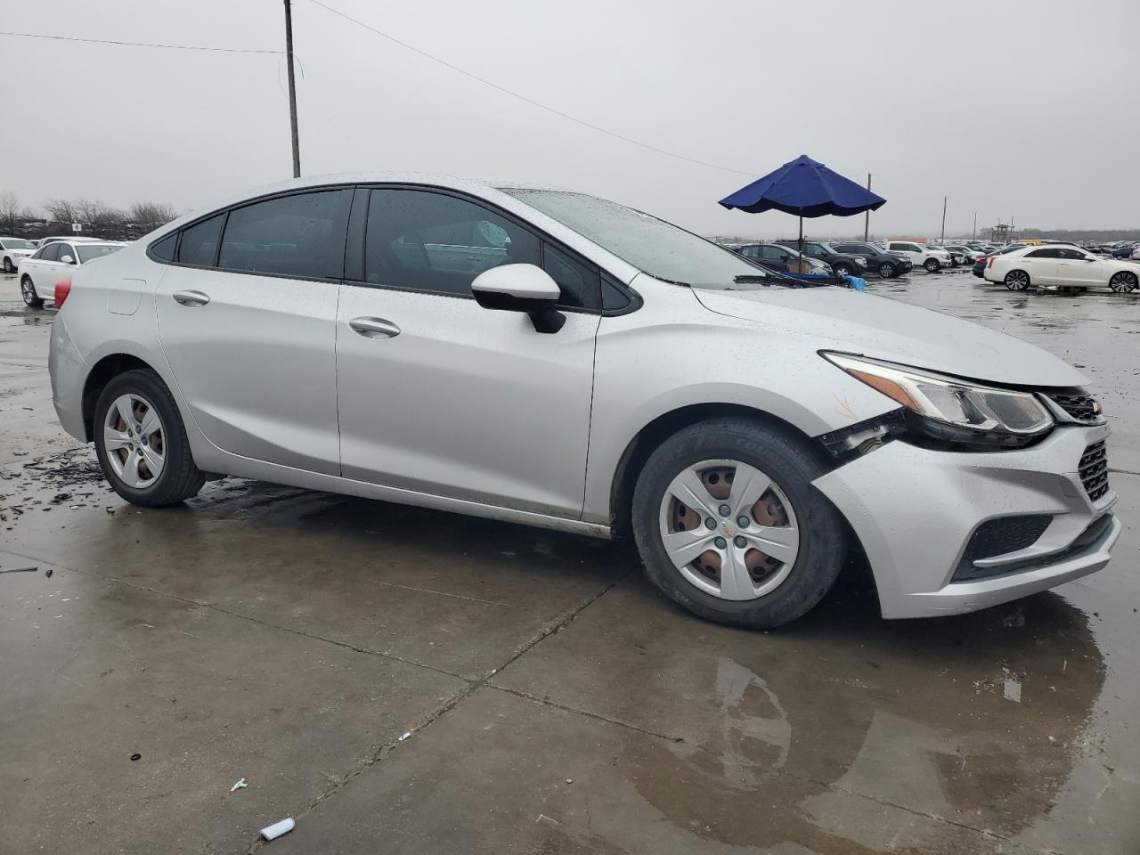 2018 Chevrolet Cruze - Image 4