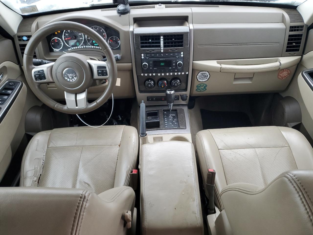 2011 Jeep Liberty (North America) - Image 8