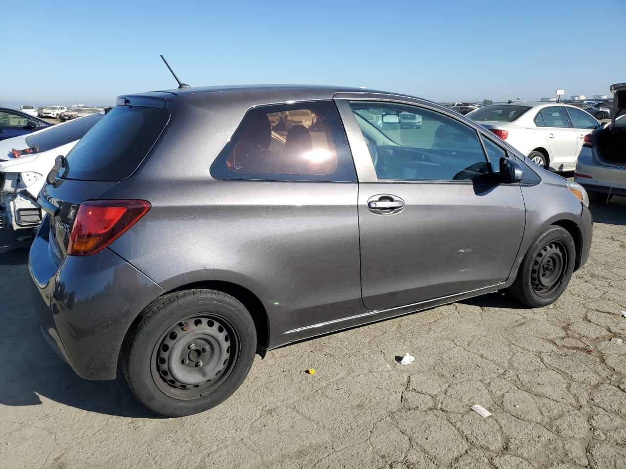 2015 Toyota Yaris - Image 3