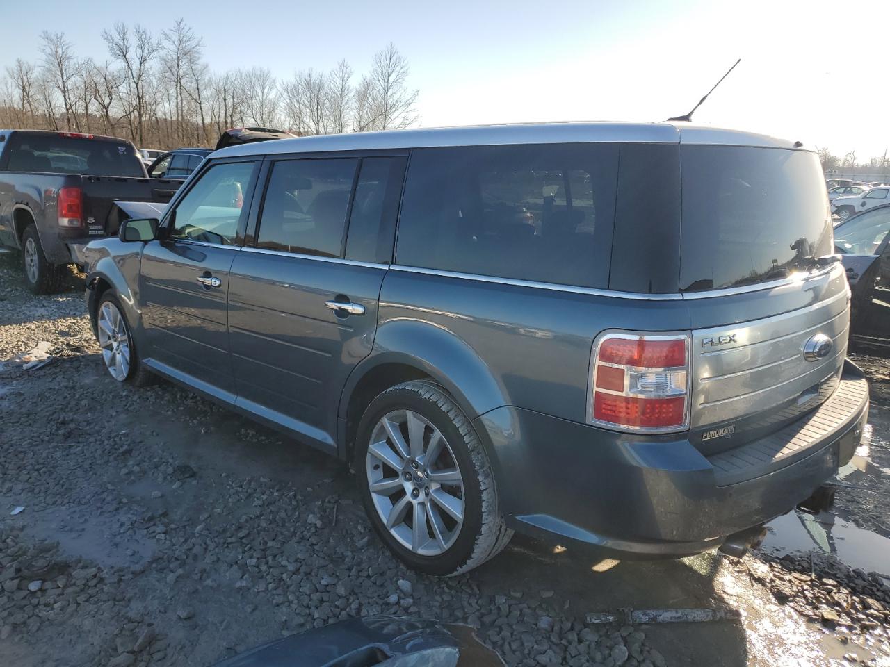 2010 Ford Flex - Image 2