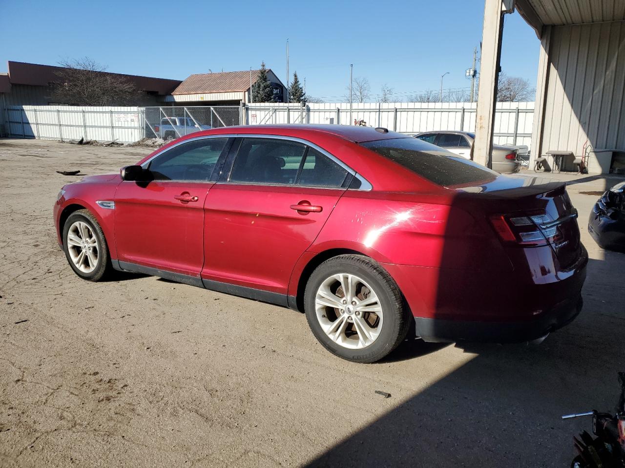 2015 Ford Taurus - Image 2