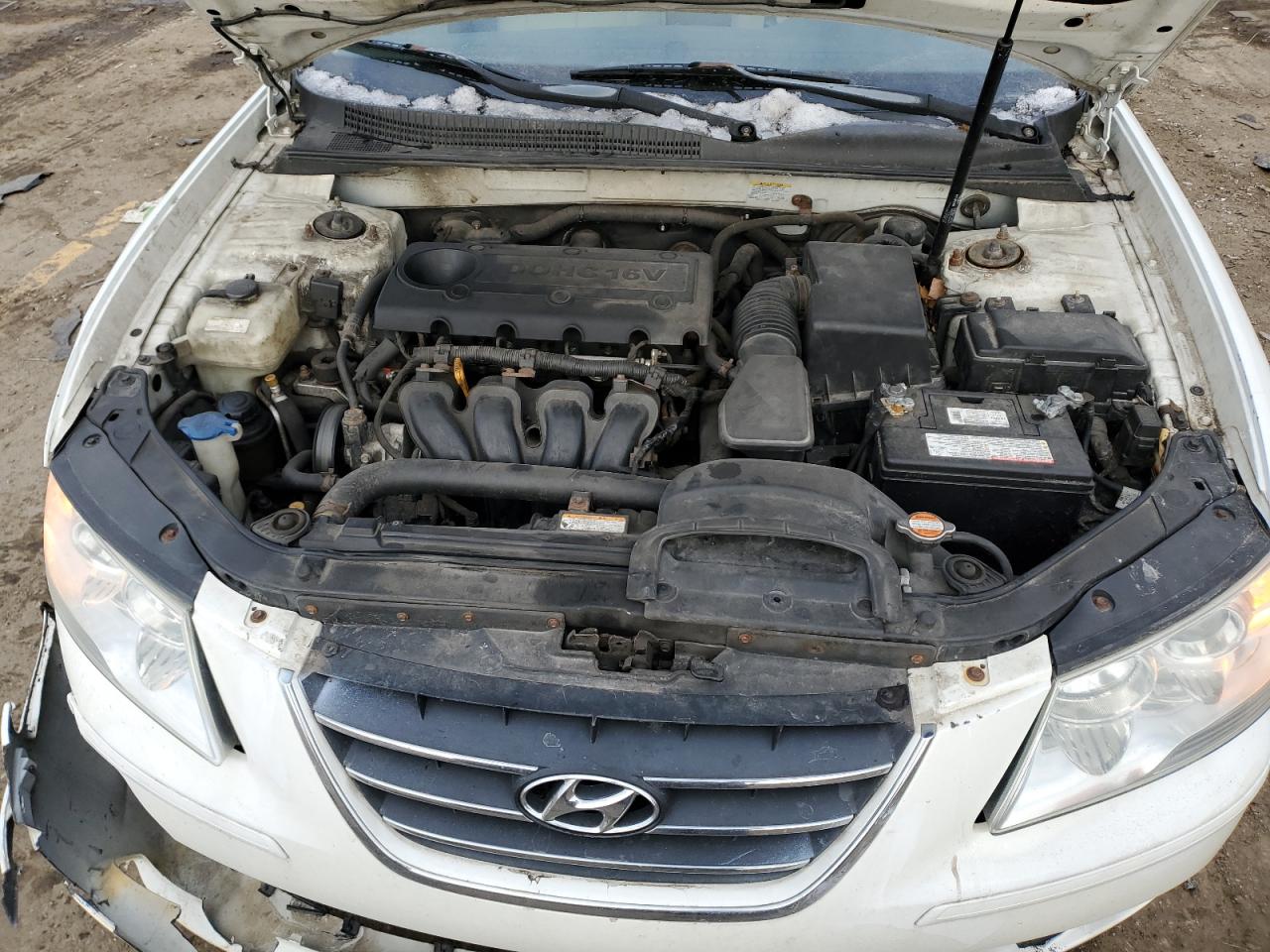 2009 Hyundai Sonata - Image 13