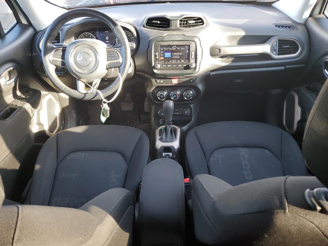 2017 Jeep Renegade - Image 8