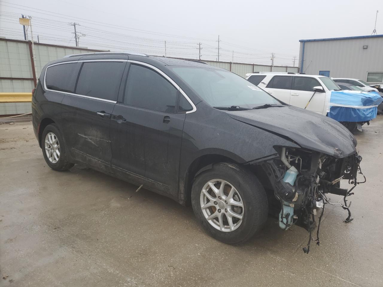 2020 Chrysler Pacifica - Image 4
