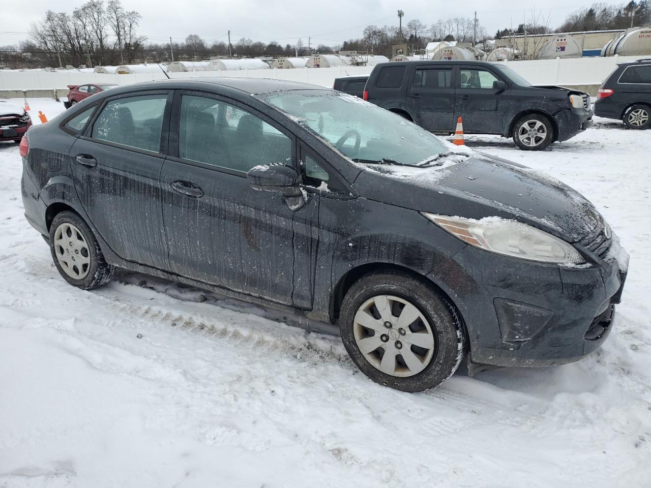 VIN 3FADP4AJ1DM175751 2013 FORD FIESTA no.4