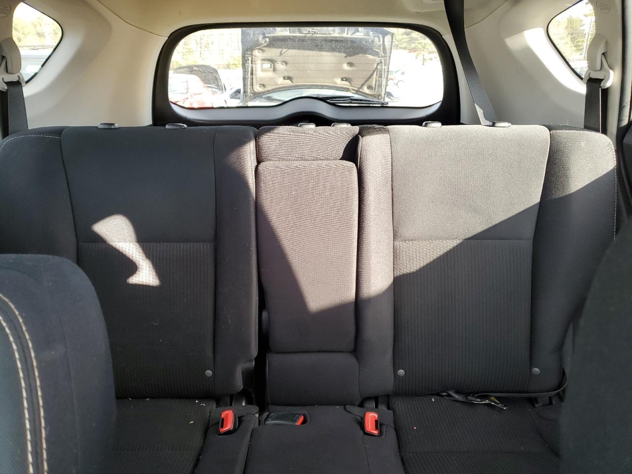 2015 Toyota RAV 4 - Image 10