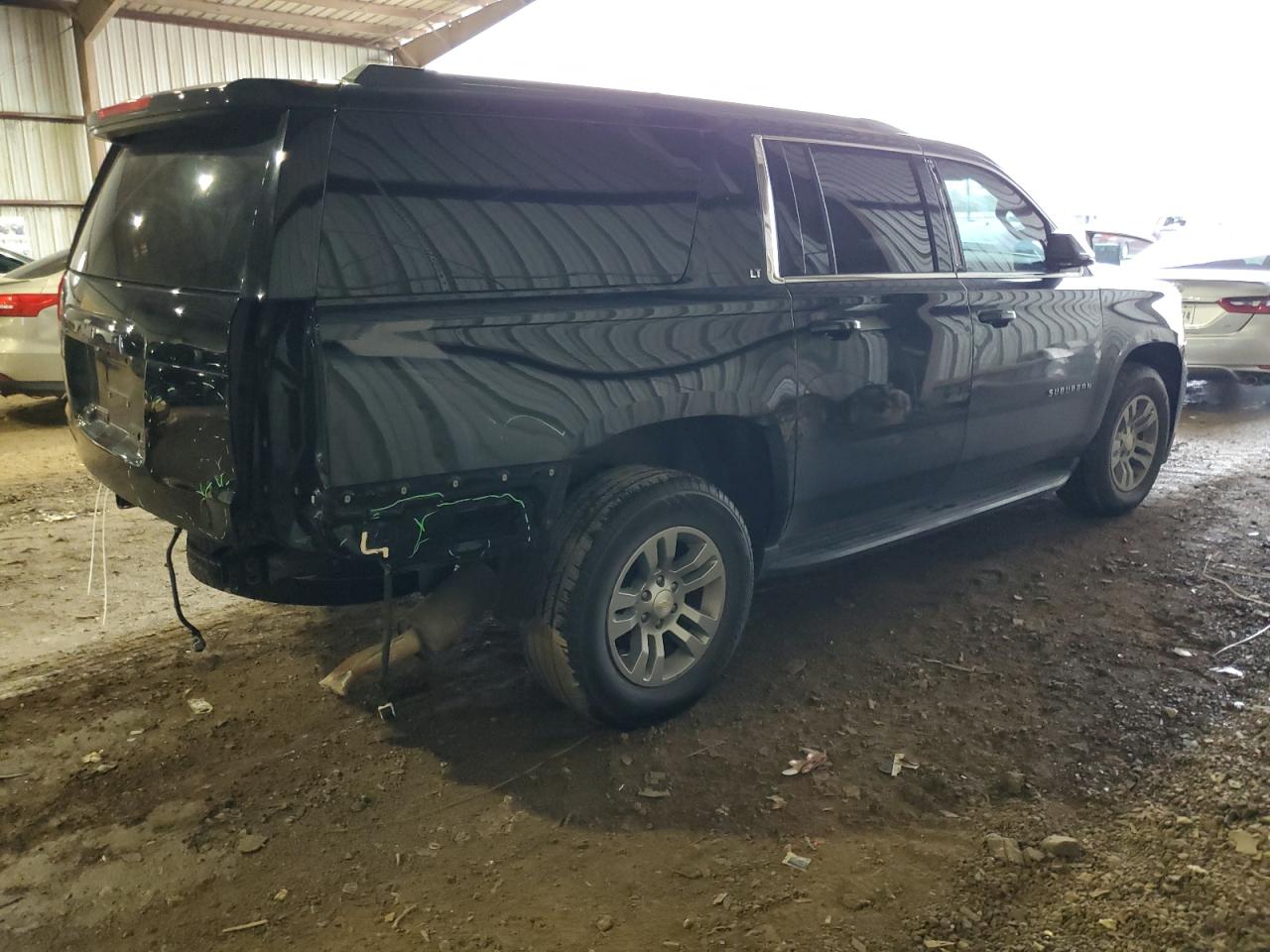 2020 Chevrolet Suburban - Image 3