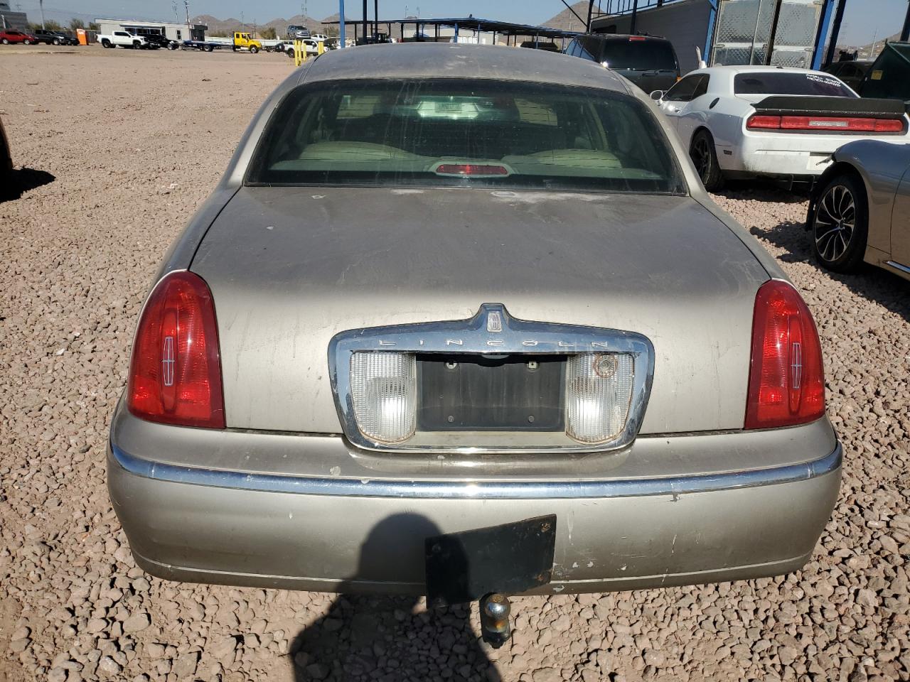 2000 Lincoln Town Car - Image 6