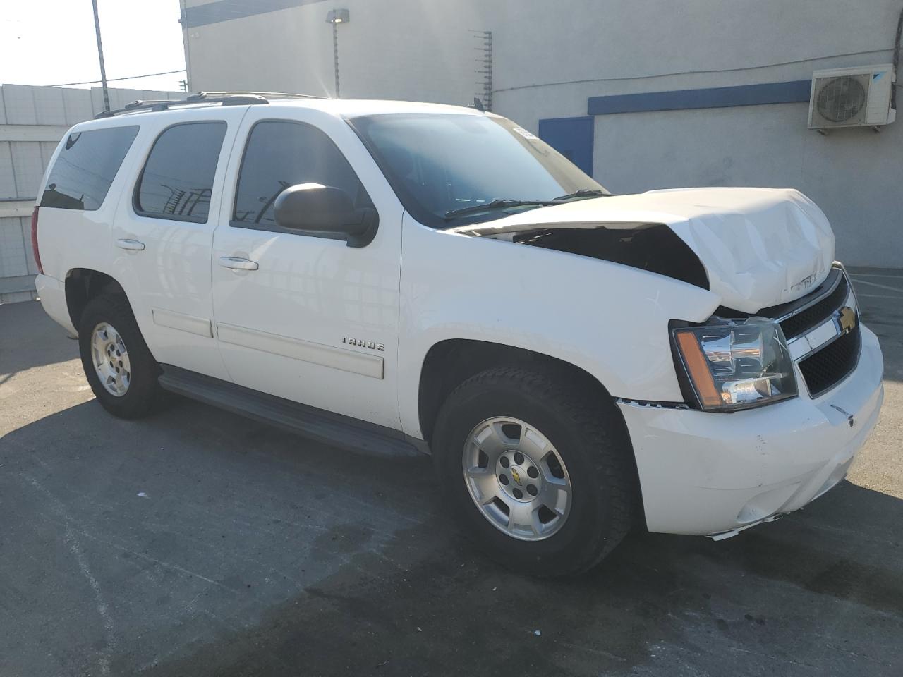 VIN 1GNSCAE06DR313707 2013 CHEVROLET TAHOE no.4