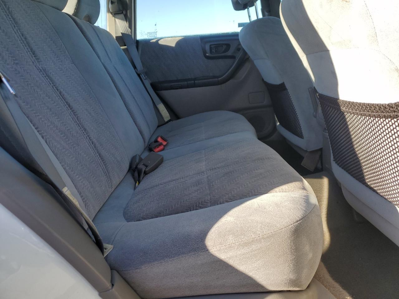 2001 Subaru Forester - Image 10
