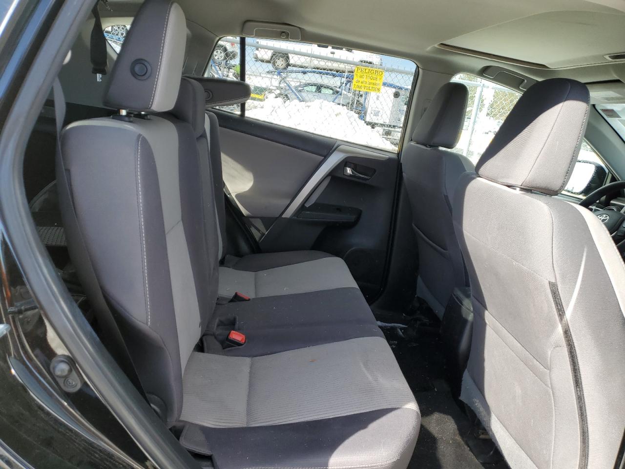 2015 Toyota RAV 4 - Image 10
