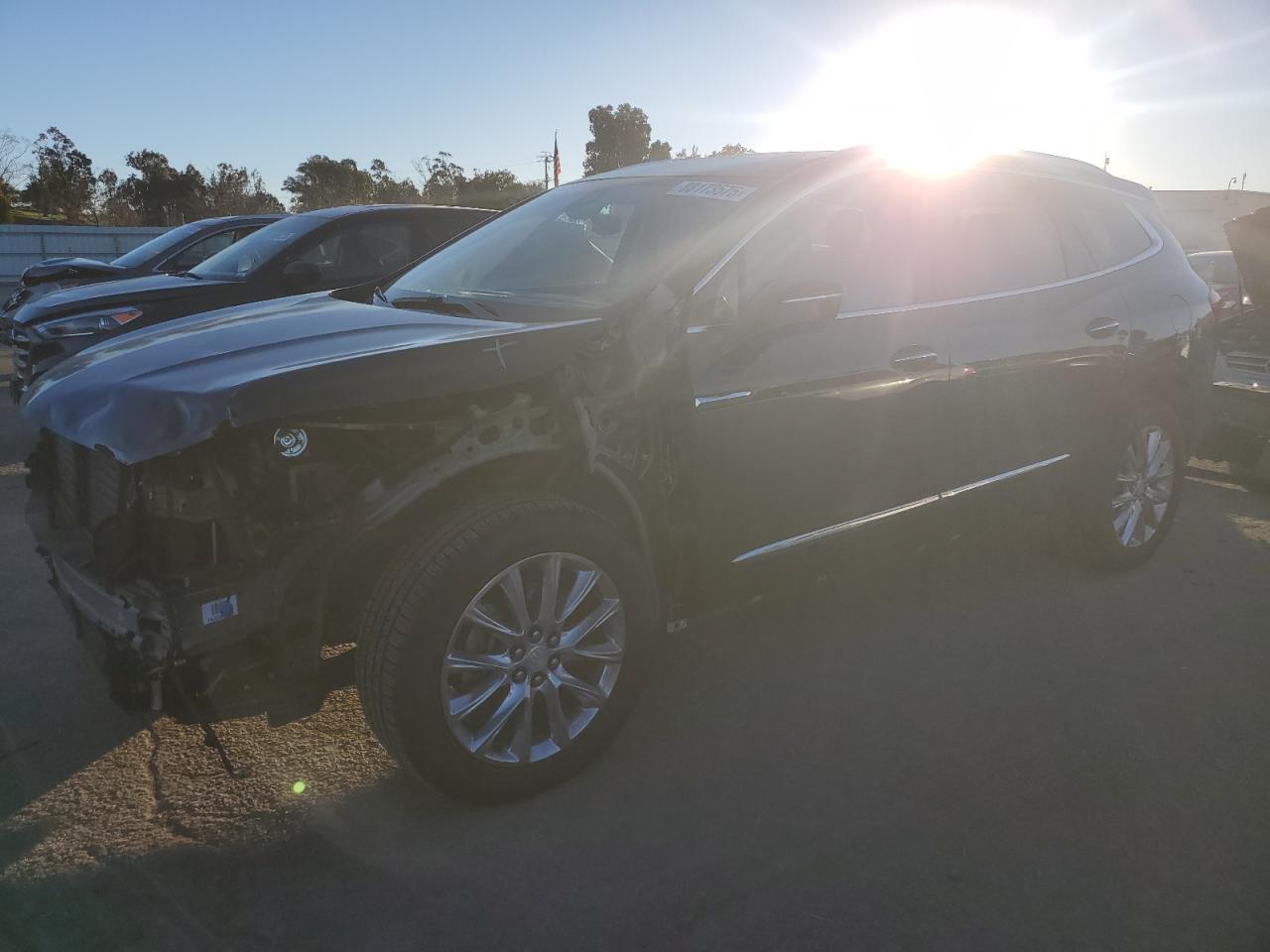 VIN 5GAEVBKW2JJ163363 2018 BUICK ENCLAVE no.1