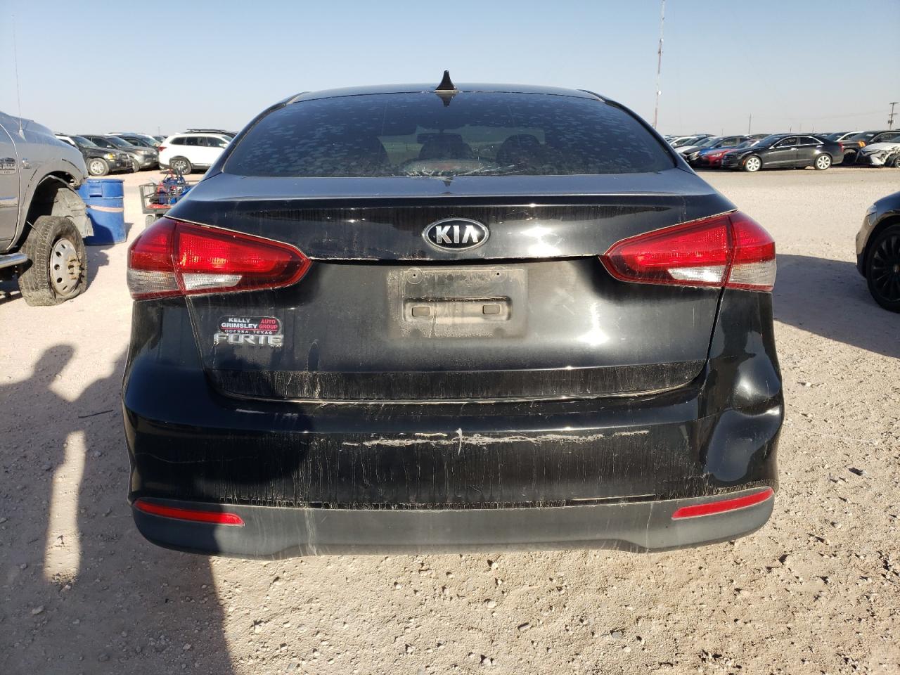 2017 Kia Forte - Image 6