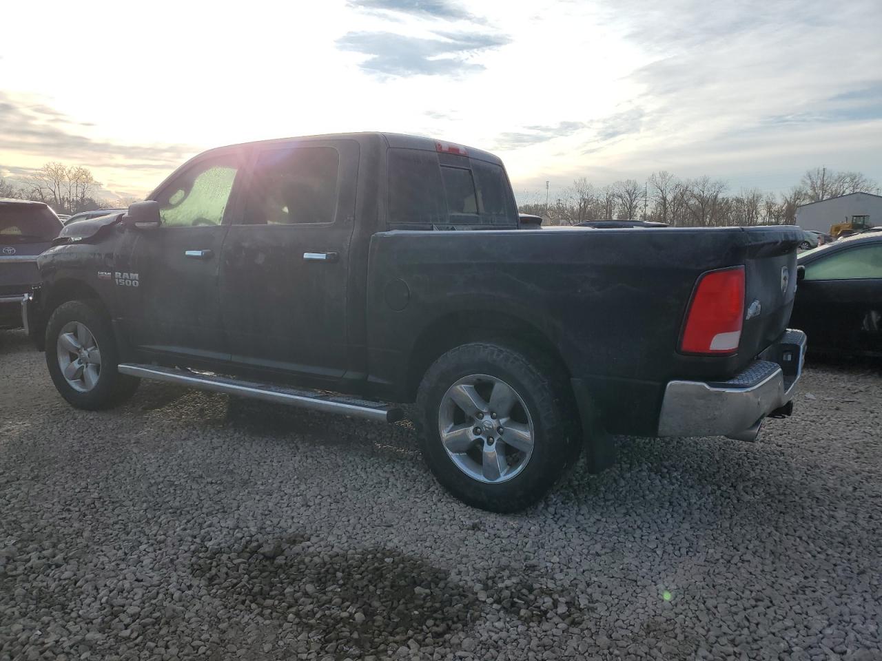 2016 RAM 1500 - Image 2