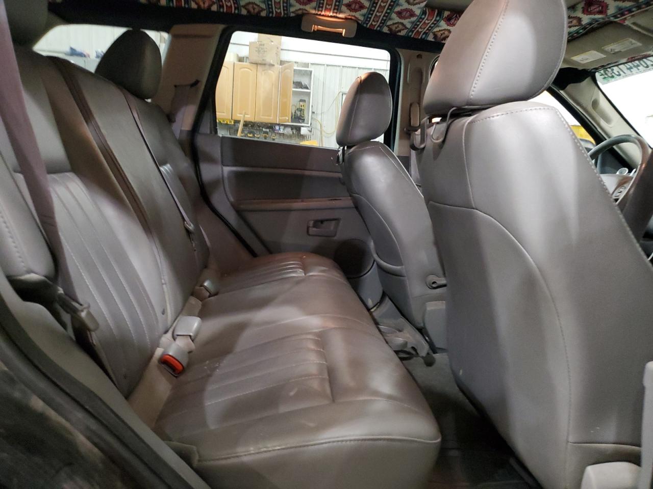 2006 Jeep Grand Cherokee - Image 11