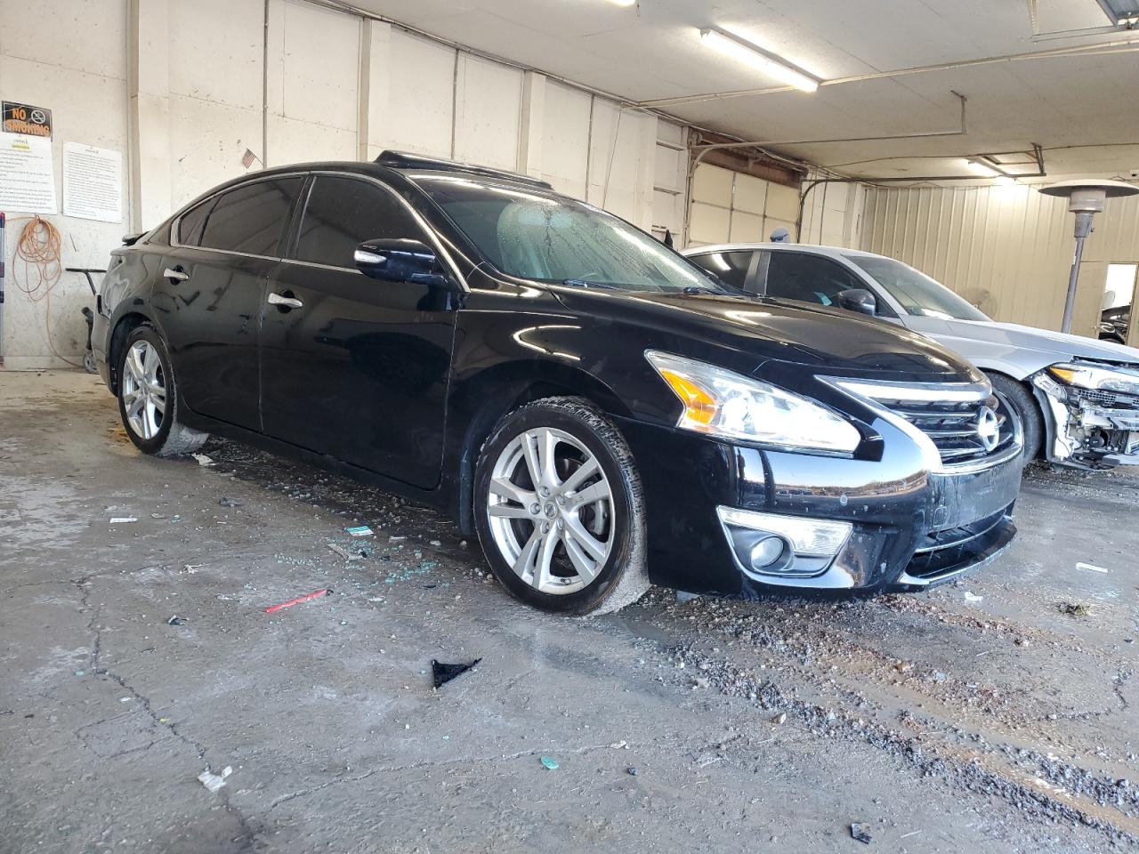 2015 Nissan Altima - Image 4