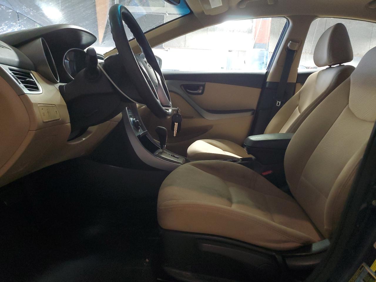 2013 Hyundai Elantra - Image 7