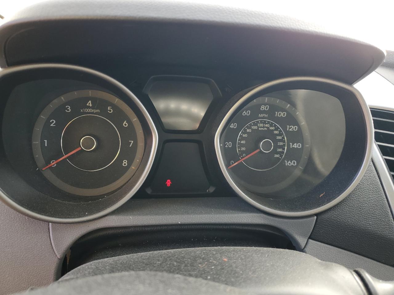 2016 Hyundai Elantra - Image 9